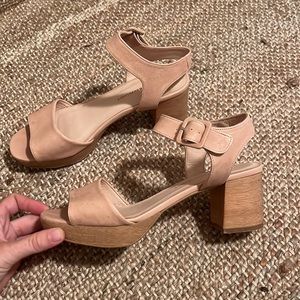 Anthropologie Remy Platform Heels size 38, light pink / beige